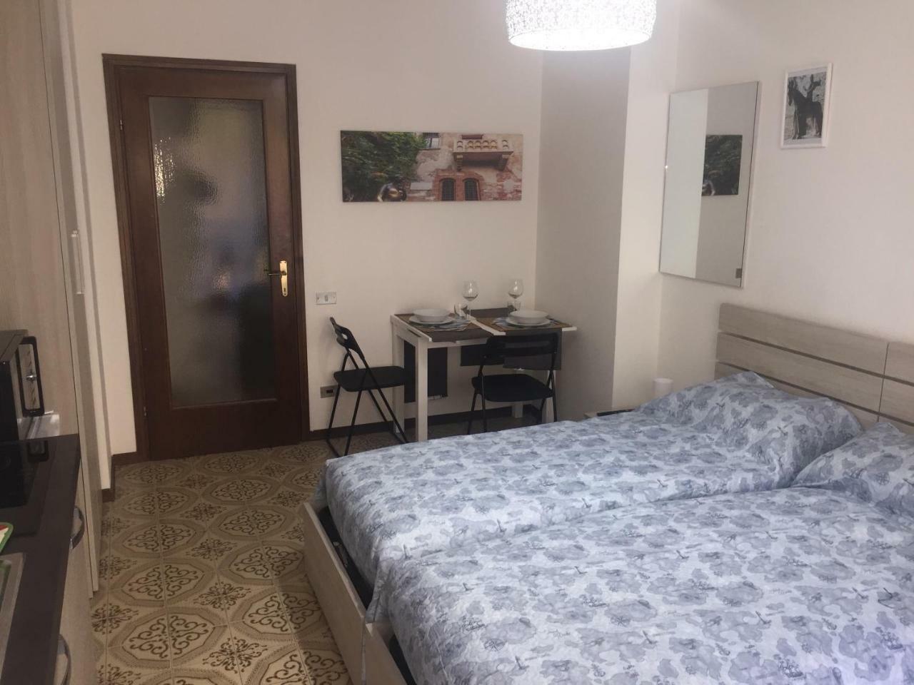 Room Verona Holidays Экстерьер фото