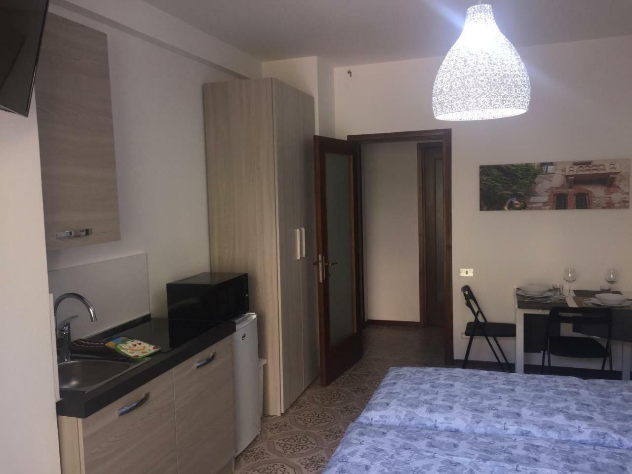 Room Verona Holidays Экстерьер фото